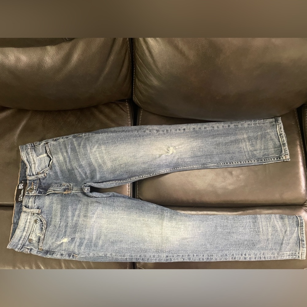 Men’s slim straight jeans